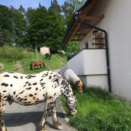Kellerstoeckl Am Gut Kunterbunt Сasa de vacaciones *